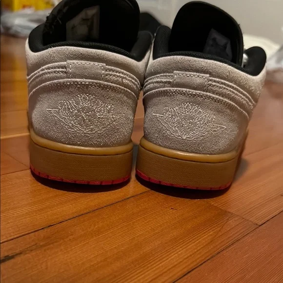 Jordan 1 Low Hyper Pink White Gym Yellow - Picture 5 of 5